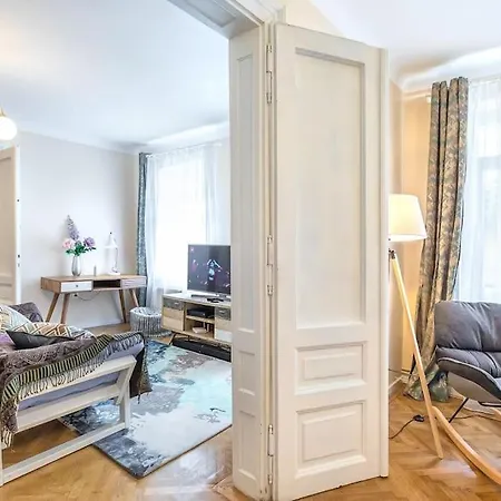Stylishcozy Apartment *